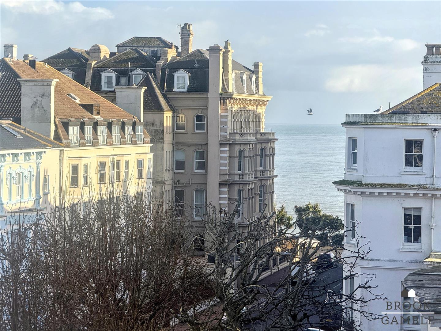 4 Bedroom Apartment. Hartington Place in Eastbourne,  5